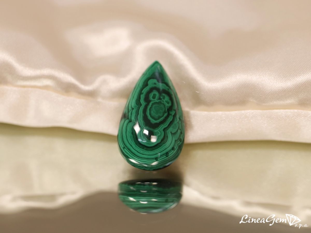 pietra cabochon a goccia di malachite naturale lineagem